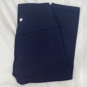 Lululemon leggings size 6. Colour is a dark navy blue.